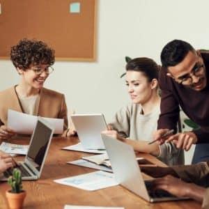 Transformation digitale et compétences IA: ce que les entreprises B2B doivent mettre en place dès maintenant